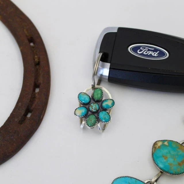 🌿Natural Turquoise Flower Clip Keychain: Stylish & Practical, Find Keys Easily - Image 5
